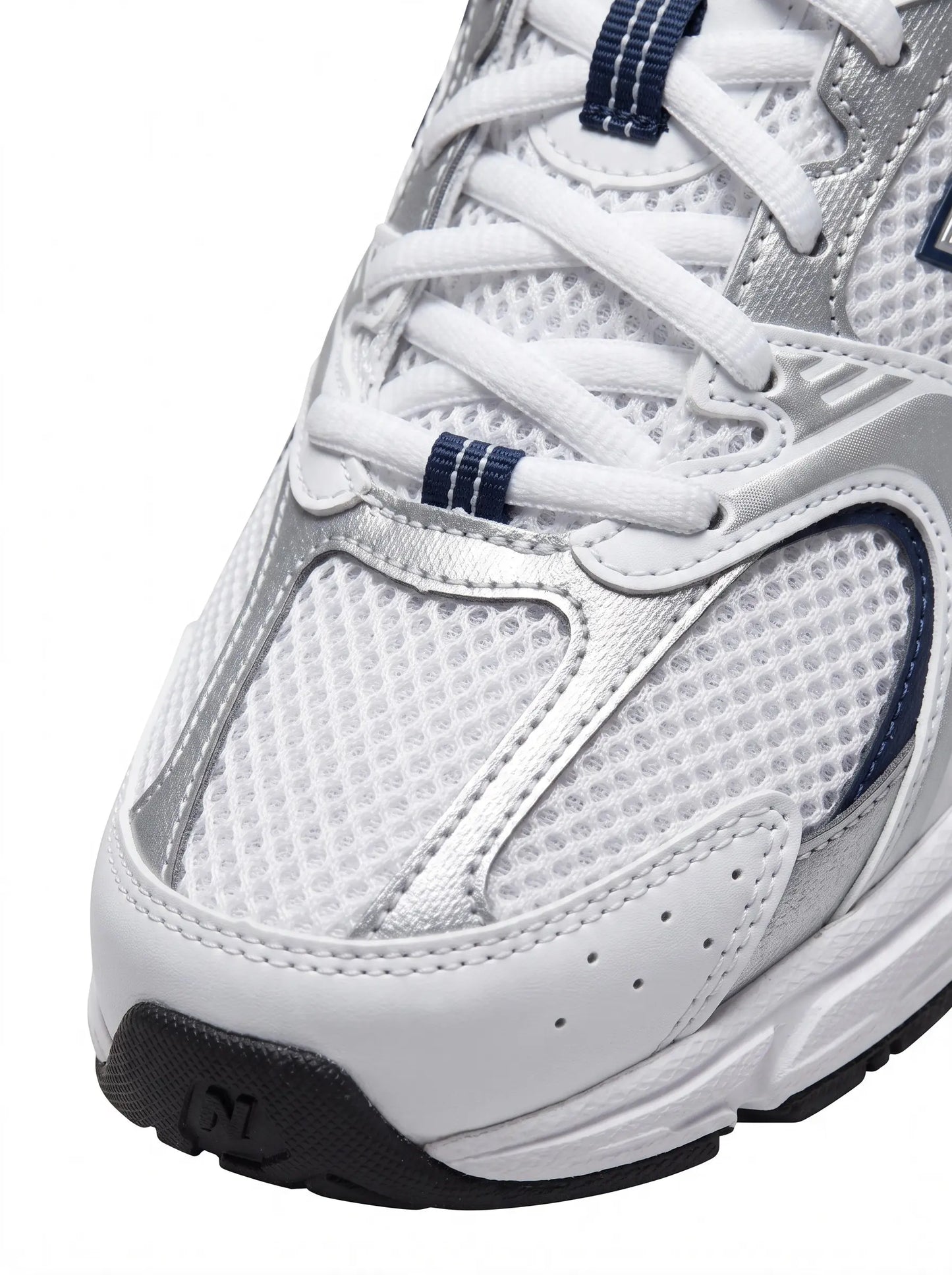 New Balance 530 Men Sneakers – White / Silver / Navy