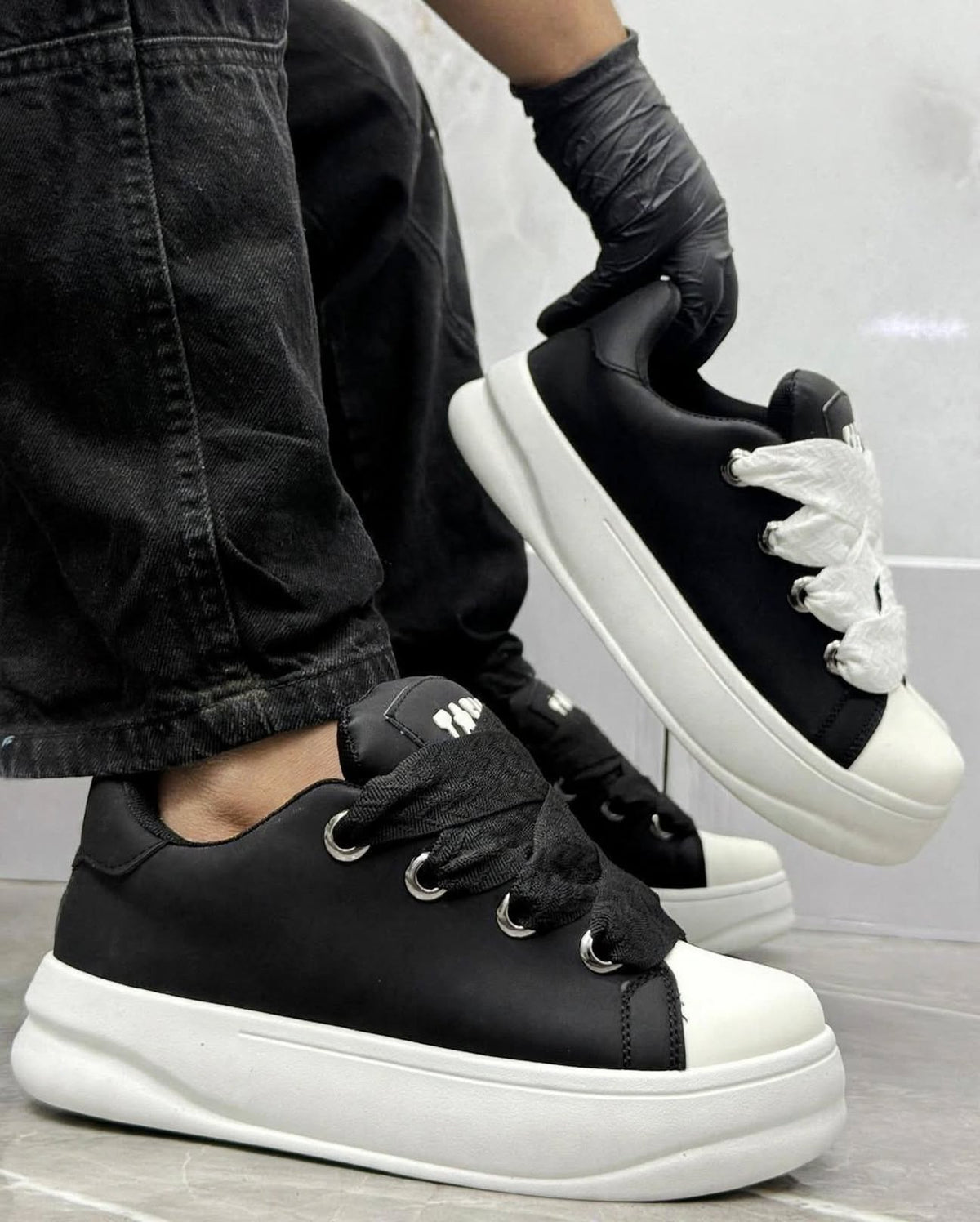 PALOMO Style satin platform sneaker