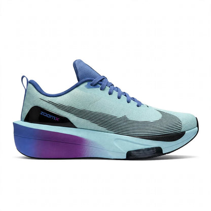 Zoom Fly Style runner sneaker detail view