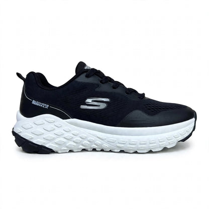 GOwalk Style walking sneaker detail