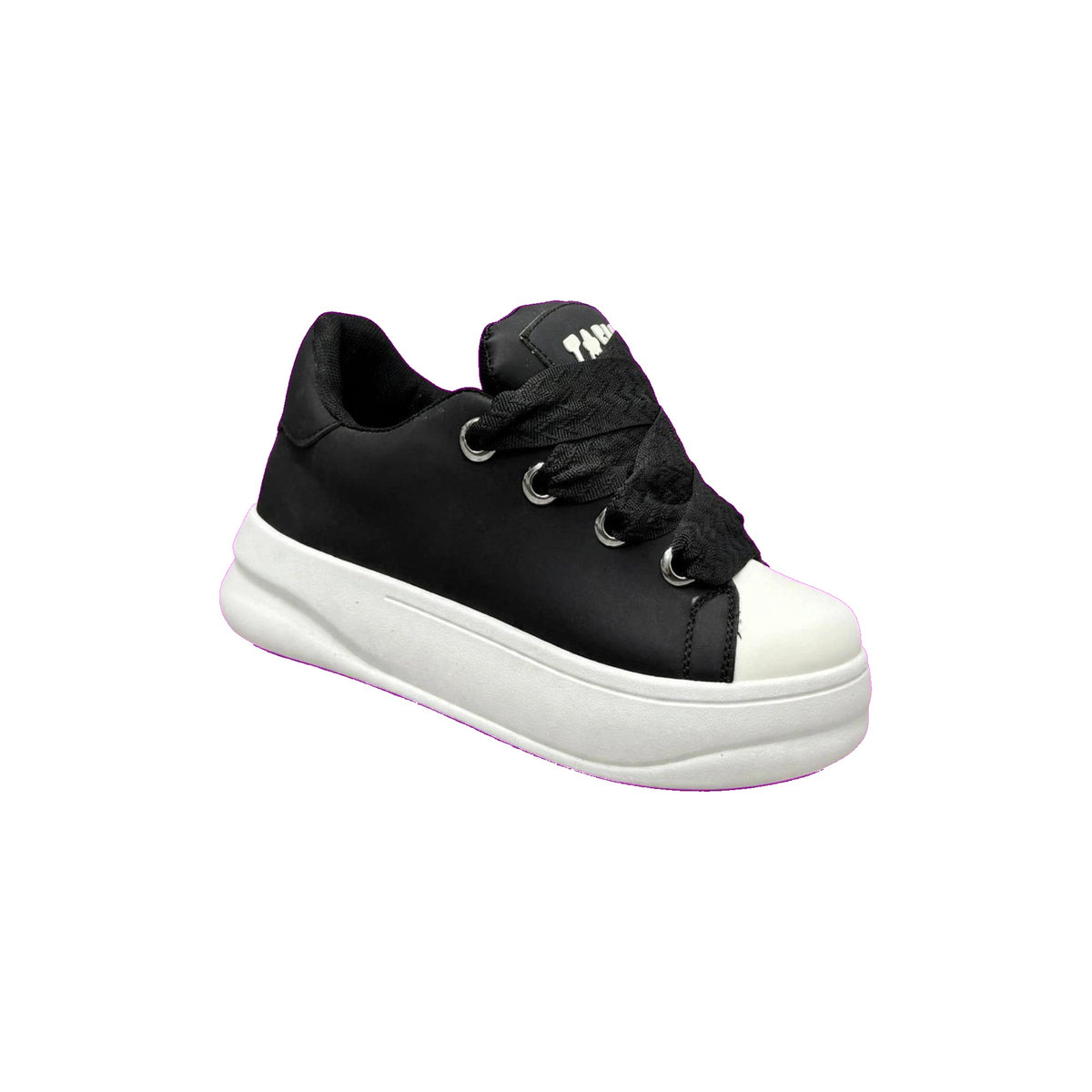 PALOMO Style satin platform sneaker detail