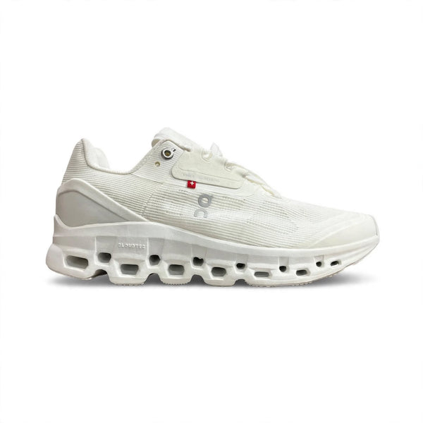 On Cloudstratus Style black white runner sneaker
